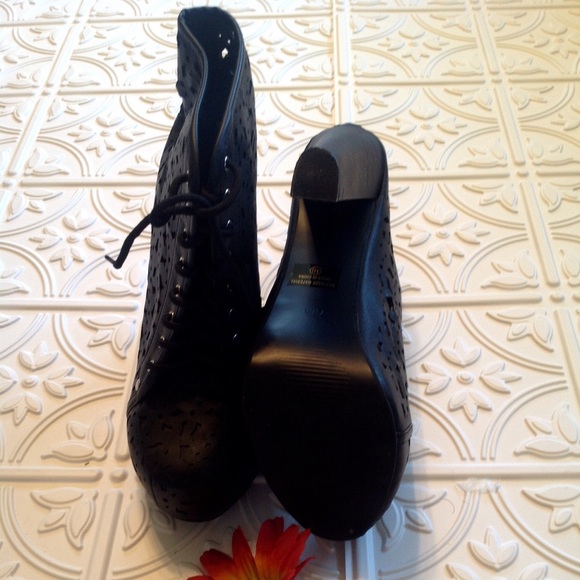 Black cut out print platform bootie - Picture 3 of 4